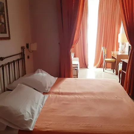 Andromaco Palace Hotell 3*