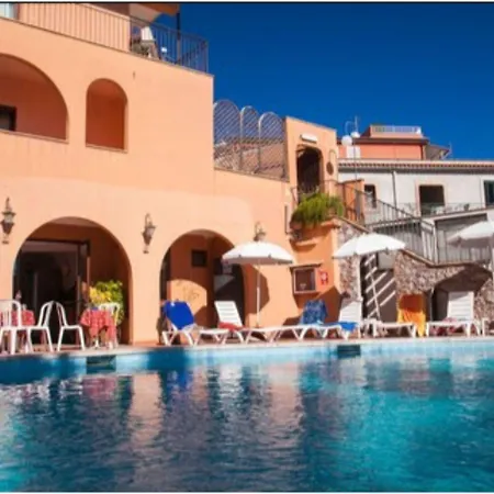 Andromaco Palace 호텔 3*