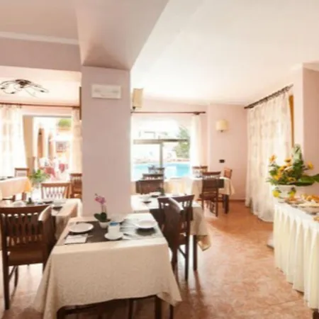 מלון Andromaco Palace טאורמינה