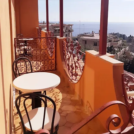 Andromaco Palace טאורמינה