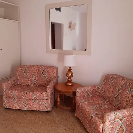 Andromaco Palace מלון