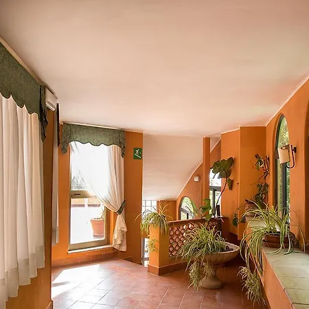 Andromaco Palace 3* טאורמינה