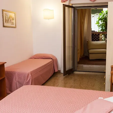 Andromaco Palace מלון 3*