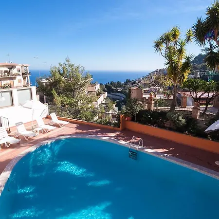 Andromaco Palace Hotell 3*