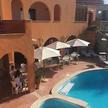 Andromaco Palace מלון 3*