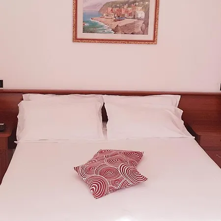 Andromaco Palace מלון 3*