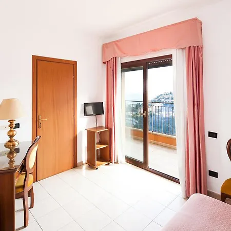 Andromaco Palace Hotel 3*